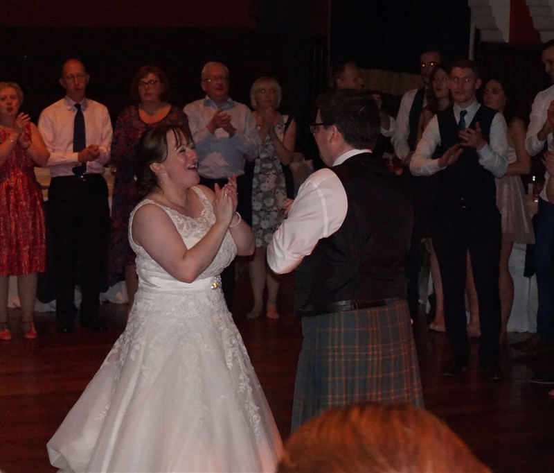 Pulse wedding bands Glasgow & Ayrshire pic of bride and groom at Rutherglen Town Hall Glasgow near Glasgow