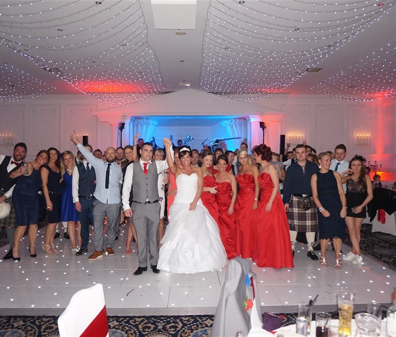 Pulse wedding band Glasgow & Ayrshire in Bothwell Bridge Hotel Motherwell group shot on busy dance floor